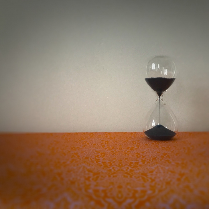 Eine laufende Sanduhr