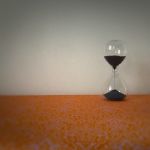 Eine laufende Sanduhr